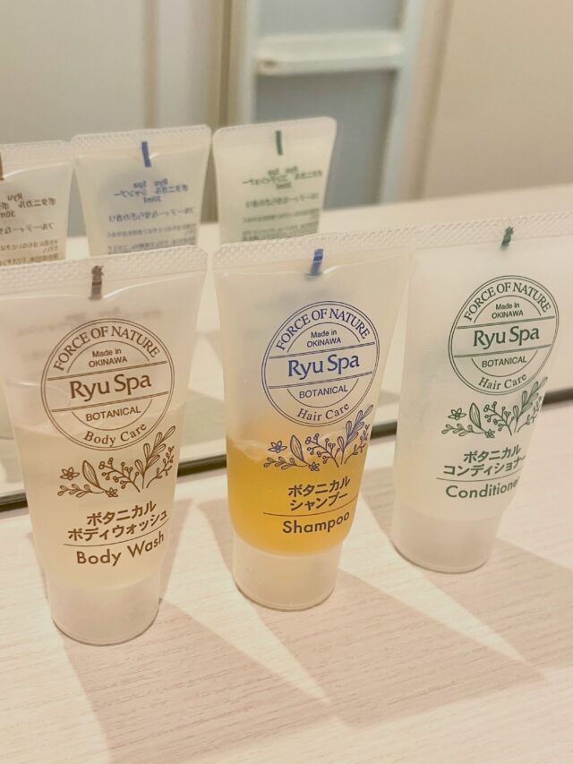 このシャンプーめっちゃいい匂いだった✨

沖縄行った時国際通りにあるお店で
お買い物した時いただいたんだけど♡

シャンプーが自分的にアップルサイダー
って感じのか匂いで🍎

洗い上がりは匂いそんなに残らないけど
それも自然な感じでいい💛

今度行った時、ボトルで欲しいな！

@ryuspa_okinawa