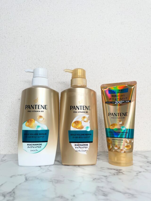 @pantene_jp_official から
新作シャンプー届いた🧴✨
ゴールドボリュームリペア！
ありがとうございます🙏

この前。バリ島旅行行ったんだけど…
海外のホテルのシャンプーって微妙なこと多くて
案の定、バリでも髪がゴワゴワのパッサパッサに🥲

現地のドラックストア駆け込んで
このパテーン（2枚目）見つけて超安心だった💜
し、髪もサラサラなって旅行も楽しめた✨
パンテーンもバリもめちゃおすすめ笑

今いろんな新しいシャンプー出てるけど
昔から信頼おけるブランドさんっやっぱり強いなと♡

#パンテーン #バリ島 #海外旅行 #ヘアケア